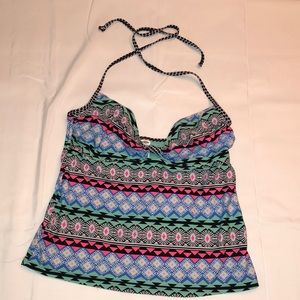 Old Navy halter tankini top in Large excellent condition.